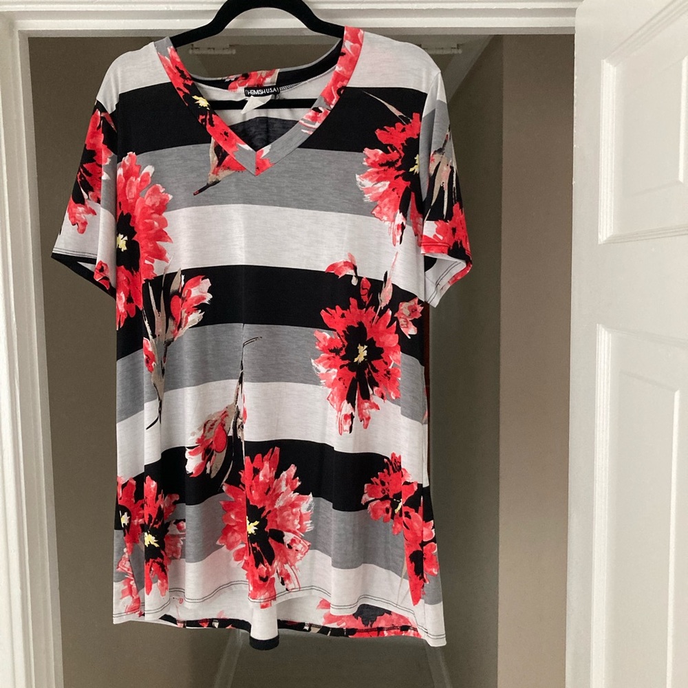 Floral striped tee